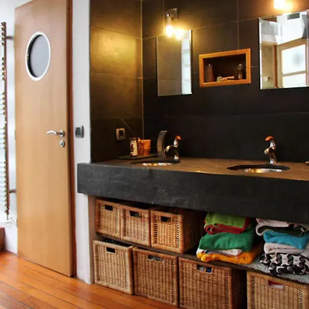Appartement Loft Character With A View Of Court Parijs