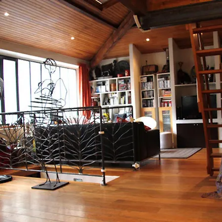 Loft Character With A View Of Court Apartment