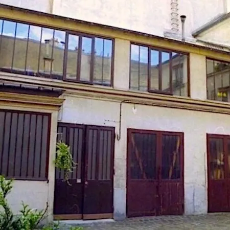 Loft Character With A View Of Court Apartment