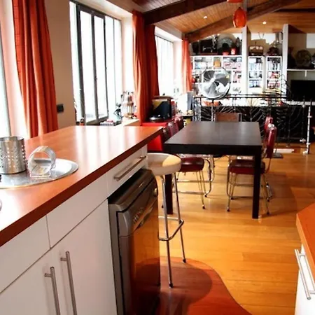 Loft Character With A View Of Court