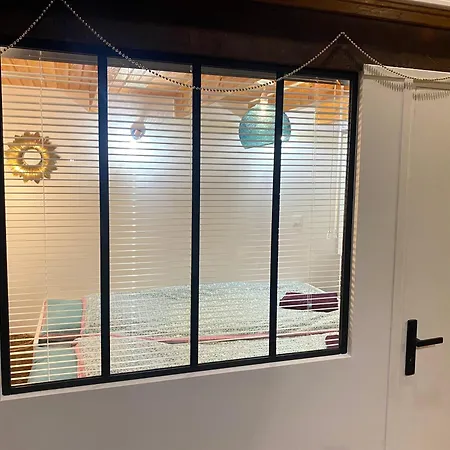 Loft Character With A View Of Court 아파트