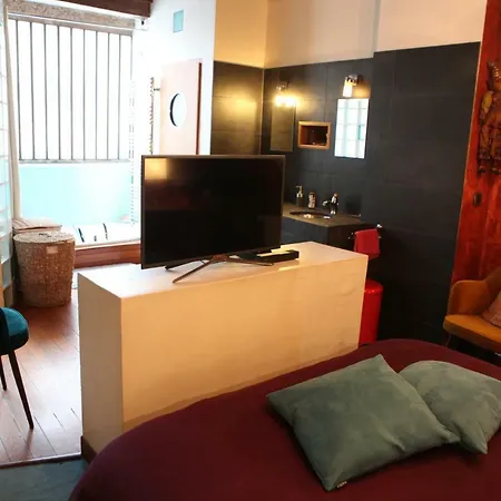 Loft Character With A View Of Court Apartment Paris